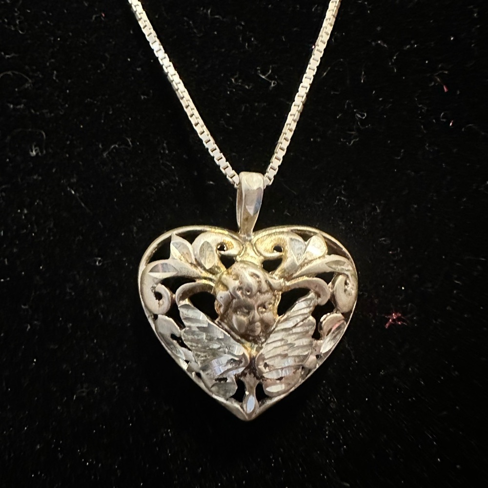 Exquisite 925 Silver VTG Angel Heart Pendant & Necklace